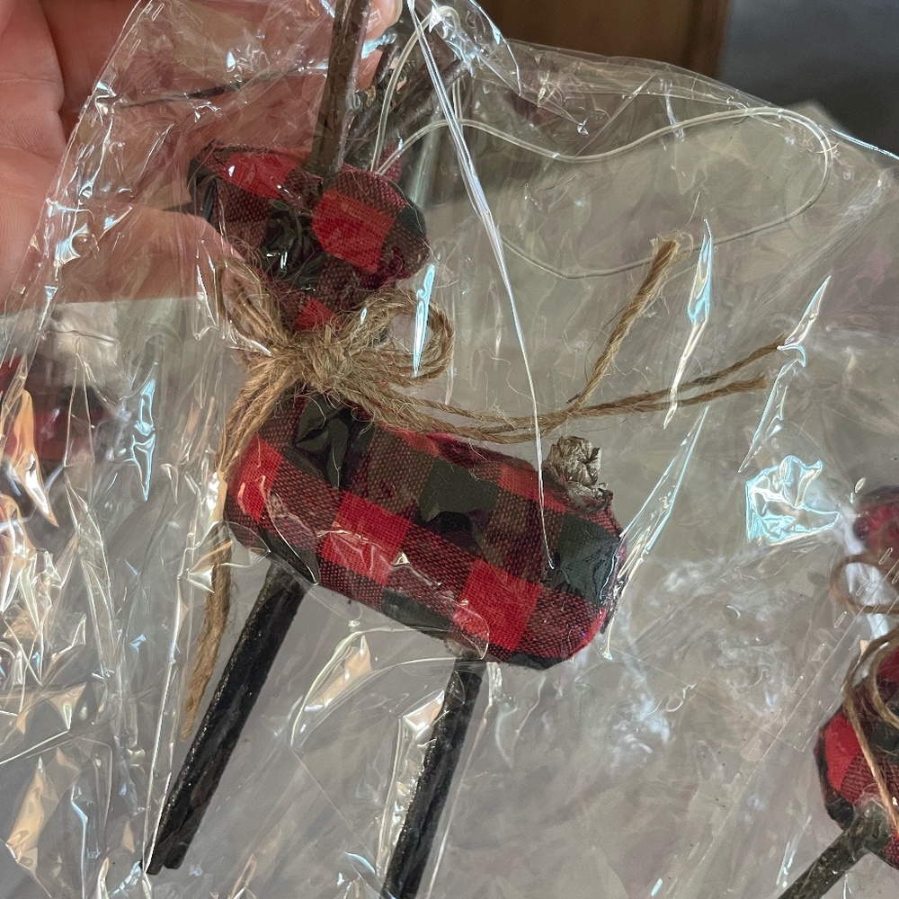 3 RED AND BLK BUFFALO PLAIN MINI DEER XMAS ORNAMENTS NEW - Picture 2 of 8